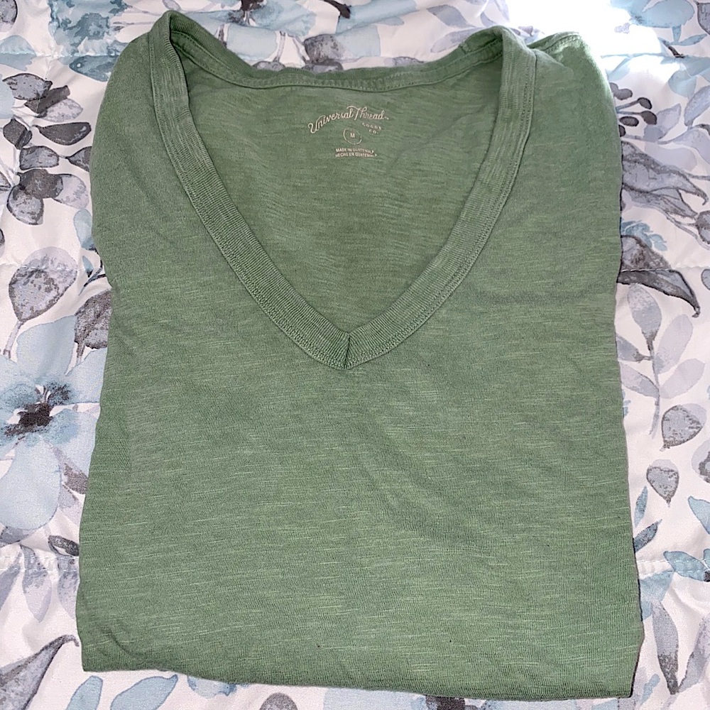 Universal Thread - green teeshirt